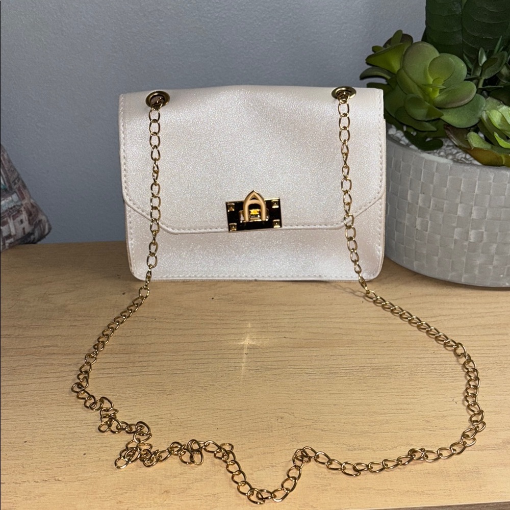 Shimmer White Crossbody Bag with Gold Chain - Picture 6 of 7